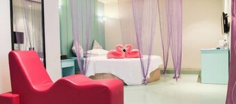 Tianshang Renjian Motel