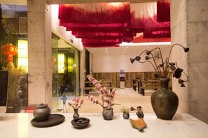 Unclassified image, 4 of 55, button - Hecha Kanyun Lake View Inn (Dali City)
