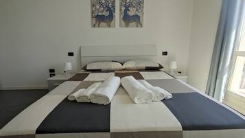 2 Schlafzimmer, Schreibtisch, Bügeleisen/Bügelbrett, kostenloses WLAN