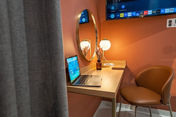 高档床上用品、记忆海绵床垫、特色装修、特色家居