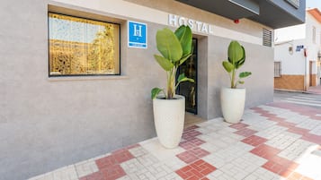 Façana frontal de l'allotjament