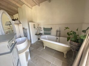 Bathtub