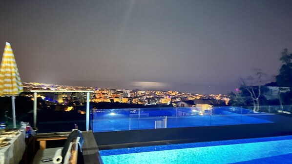 Familienvilla, 2 Schlafzimmer, eigener Pool, Meerblick | Außenbereich