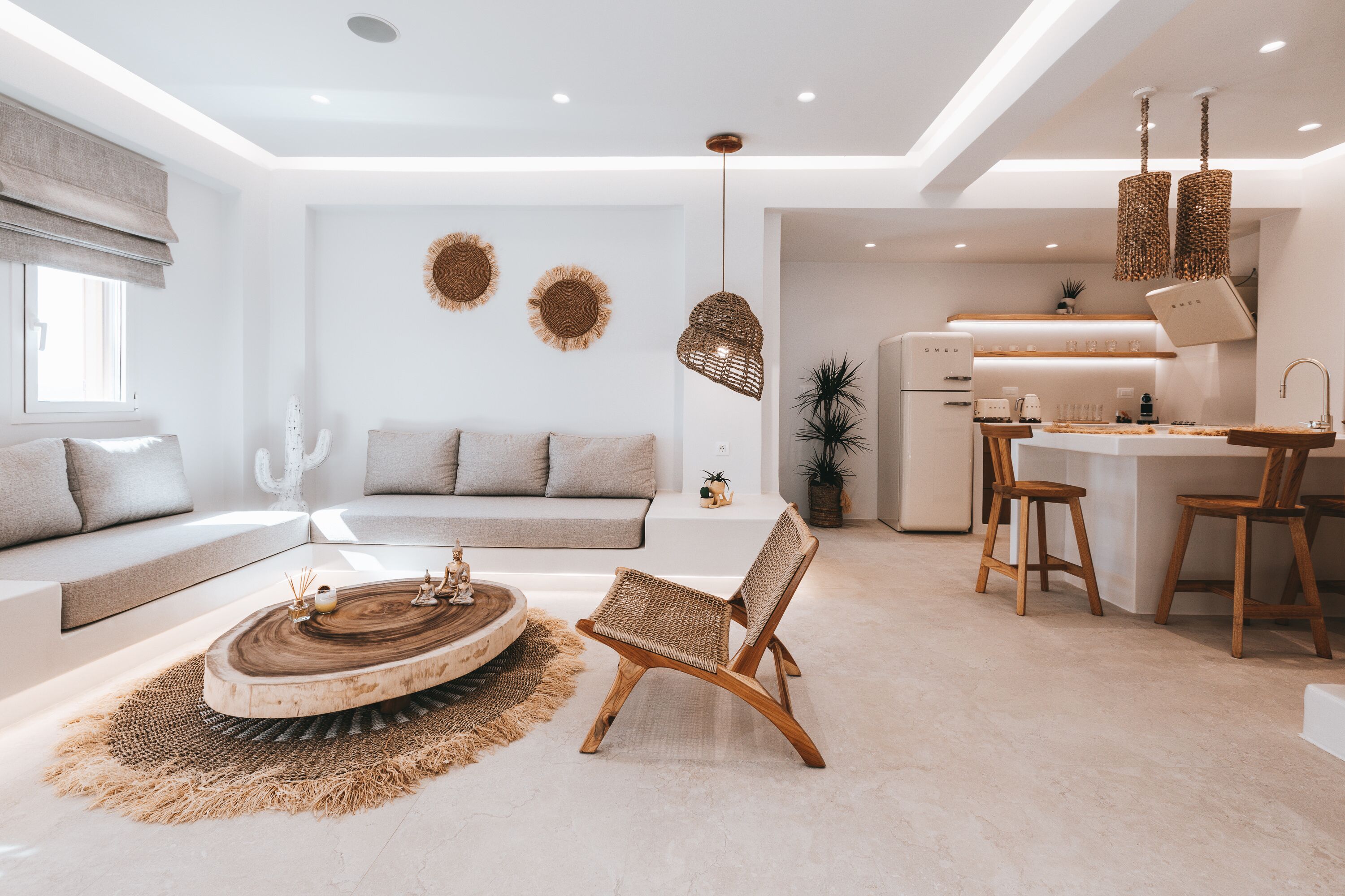 45-inch Smart TV with satellite channels, TV, iPad