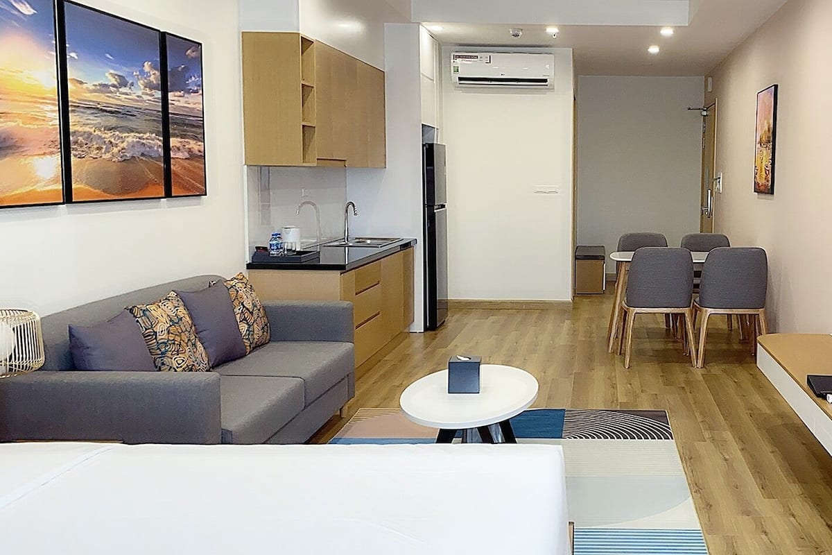 2 bedrooms, premium bedding, desk, laptop workspace