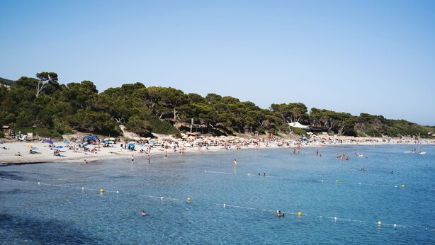 Am Strand, weißer Sandstrand