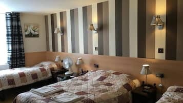 Bügeleisen/Bügelbrett, kostenloses WLAN, Bettwäsche