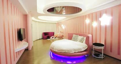 Furong Business Hotel