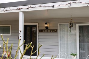 Exterior detail - Hidden Gem ~ Luxury Cottage near Lake Daylesford (Daylesford)