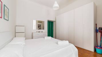 1 camera, ferro/asse da stiro, Wi-Fi