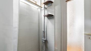 Dusche, Haartrockner, Bidet