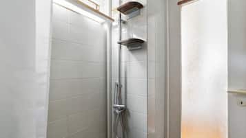 Doccia, asciugacapelli, bidet, asciugamani