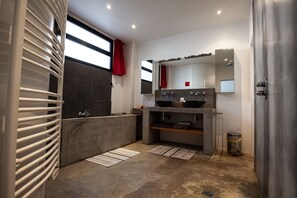Bathtub - 5 minutes from the beach, Aguiléra district! (Biarritz)