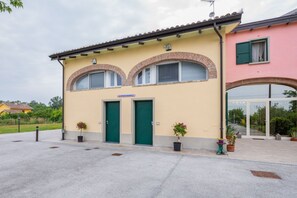 Esterni