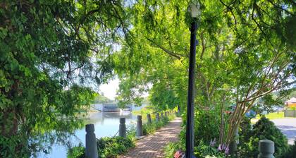 Cozy home minutes from Lewes and Rehoboth Beach