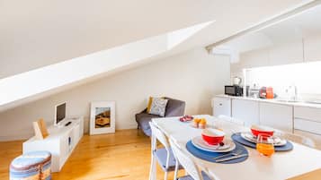 Loft, Mezzanine | Living area | TV