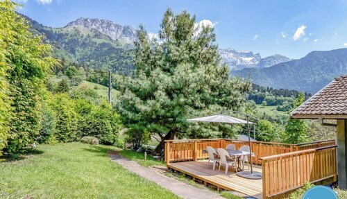 The Bergerie T3- view Mountains.