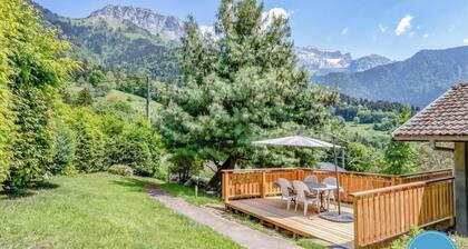 The Bergerie T3- view Mountains.