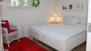 2 bedrooms, travel cot, free WiFi