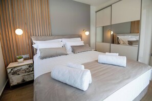 3 slaapkamers, een strijkplank/strijkijzer, gratis wifi, beddengoed