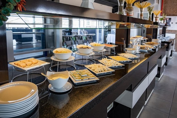 Ilmainen päivittäinen buffetaamiainen