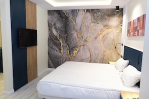 Standard-Doppelzimmer | Minibar, Zimmersafe, Schreibtisch, laptopgeeigneter Arbeitsplatz