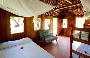 Deluxe Cabin, 1 Bedroom, Partial Ocean View, Beachside | Bed sheets