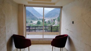 ノートパソコン用作業スペース、WiFi (無料)