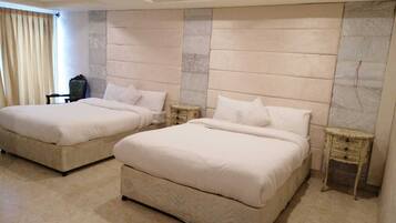 Twin Room | Laptop workspace, free WiFi