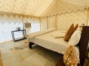 Deluxe Tent | Free WiFi