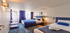 4 bedrooms, in-room safe, desk, iron/ironing board