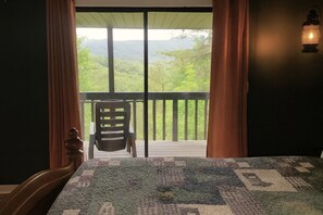 2 bedrooms, bed sheets