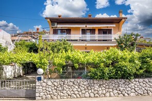 Fachada da propriedade