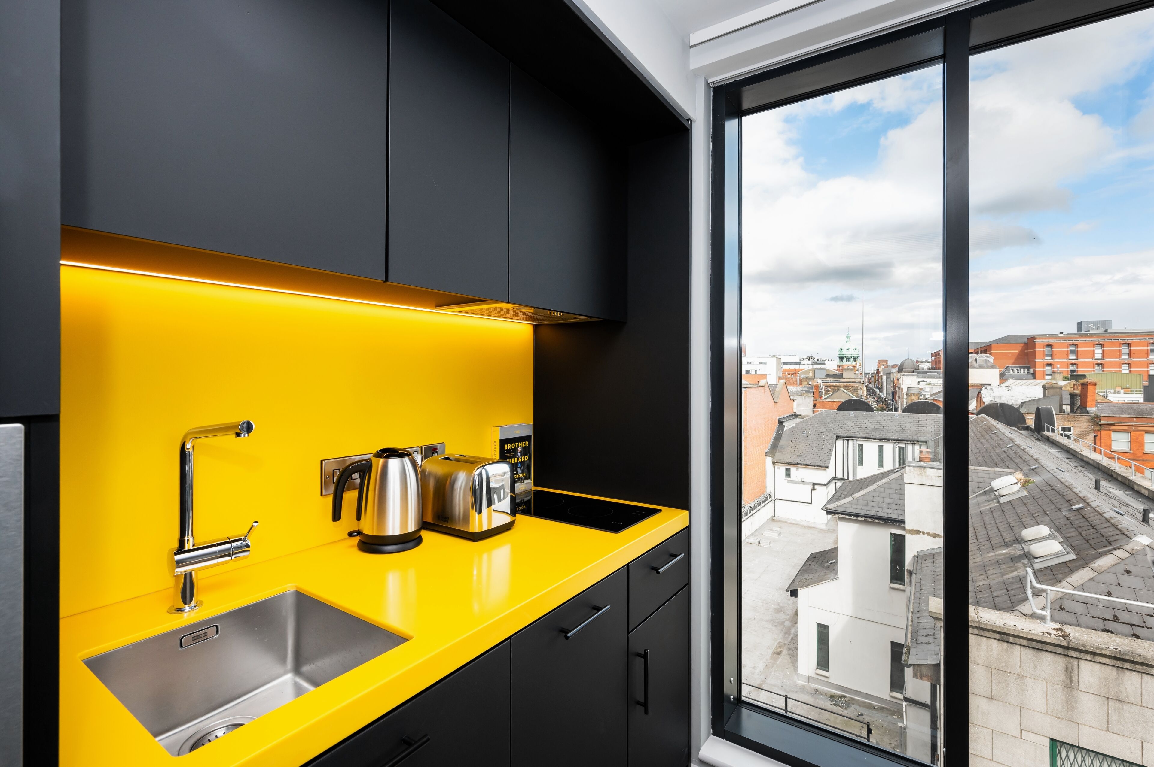 studio | 1 bedroom, hypo-allergenic bedding, in-room safe, laptop workspace