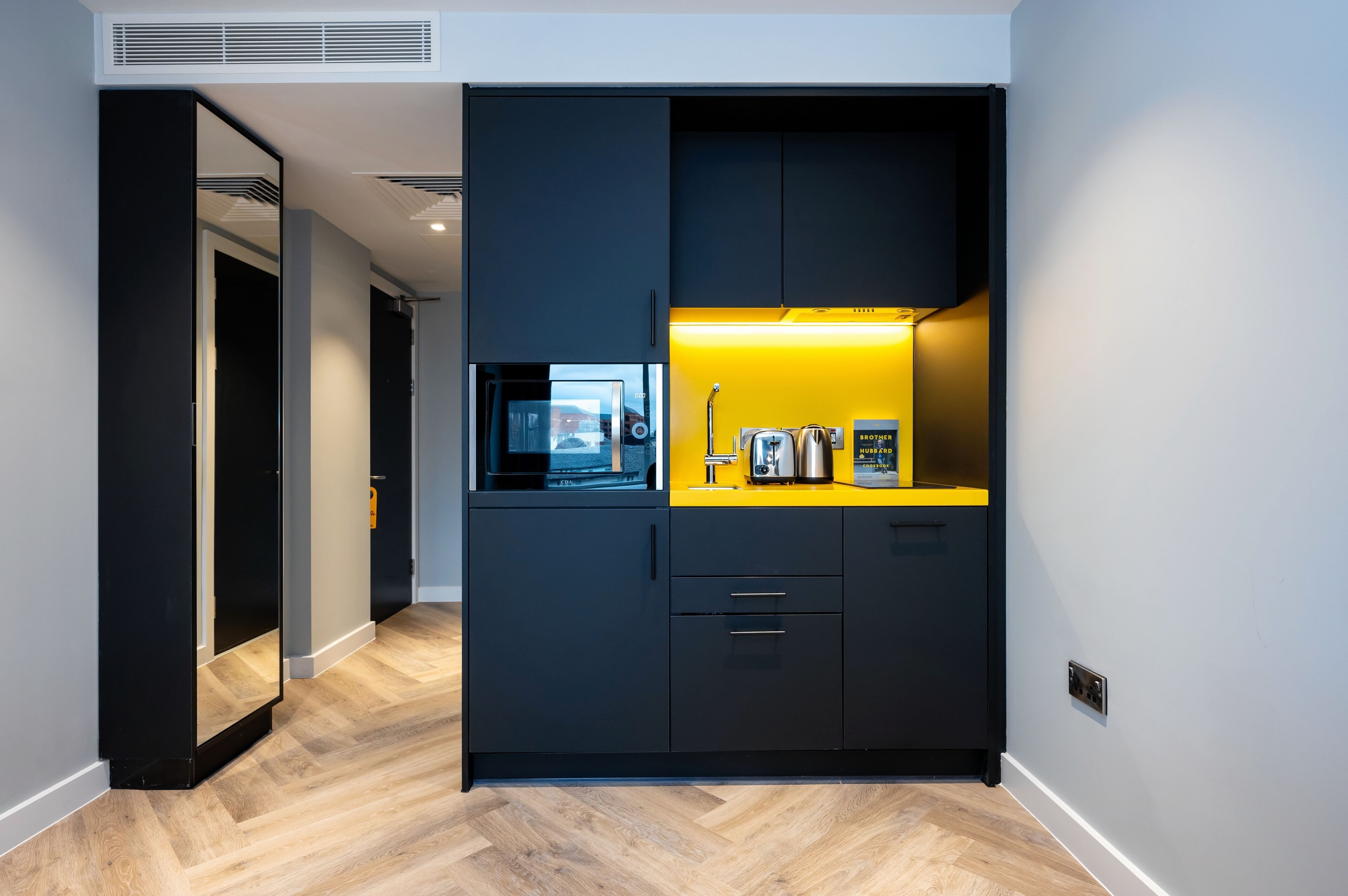 studio apartment | 1 bedroom, hypo-allergenic bedding, in-room safe, laptop workspace