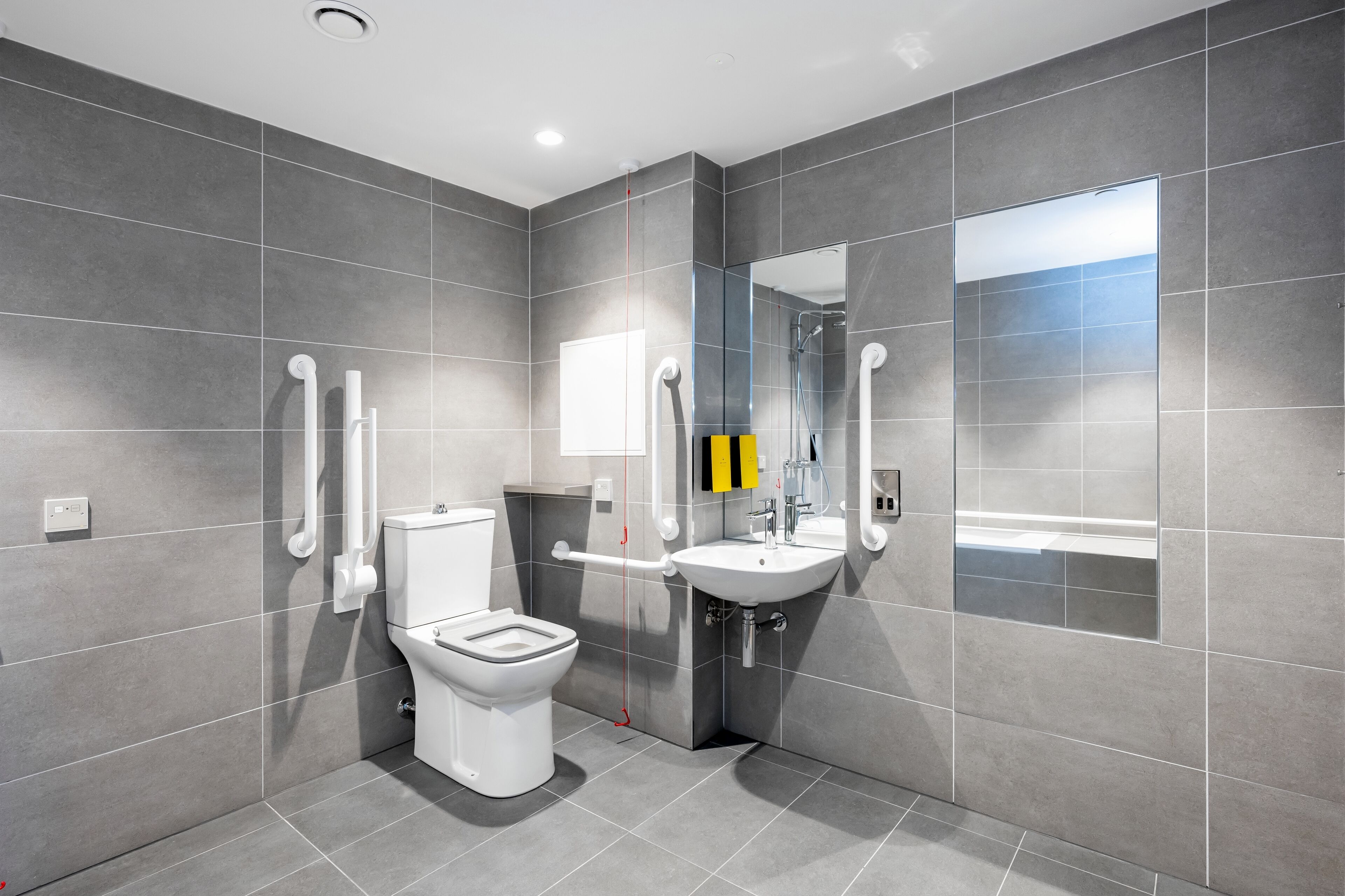 studio (accessible) | 1 bedroom, hypo-allergenic bedding, in-room safe, laptop workspace