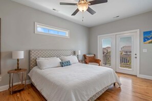 3 soverom, skrivebord, strykejern/-brett og wi-fi