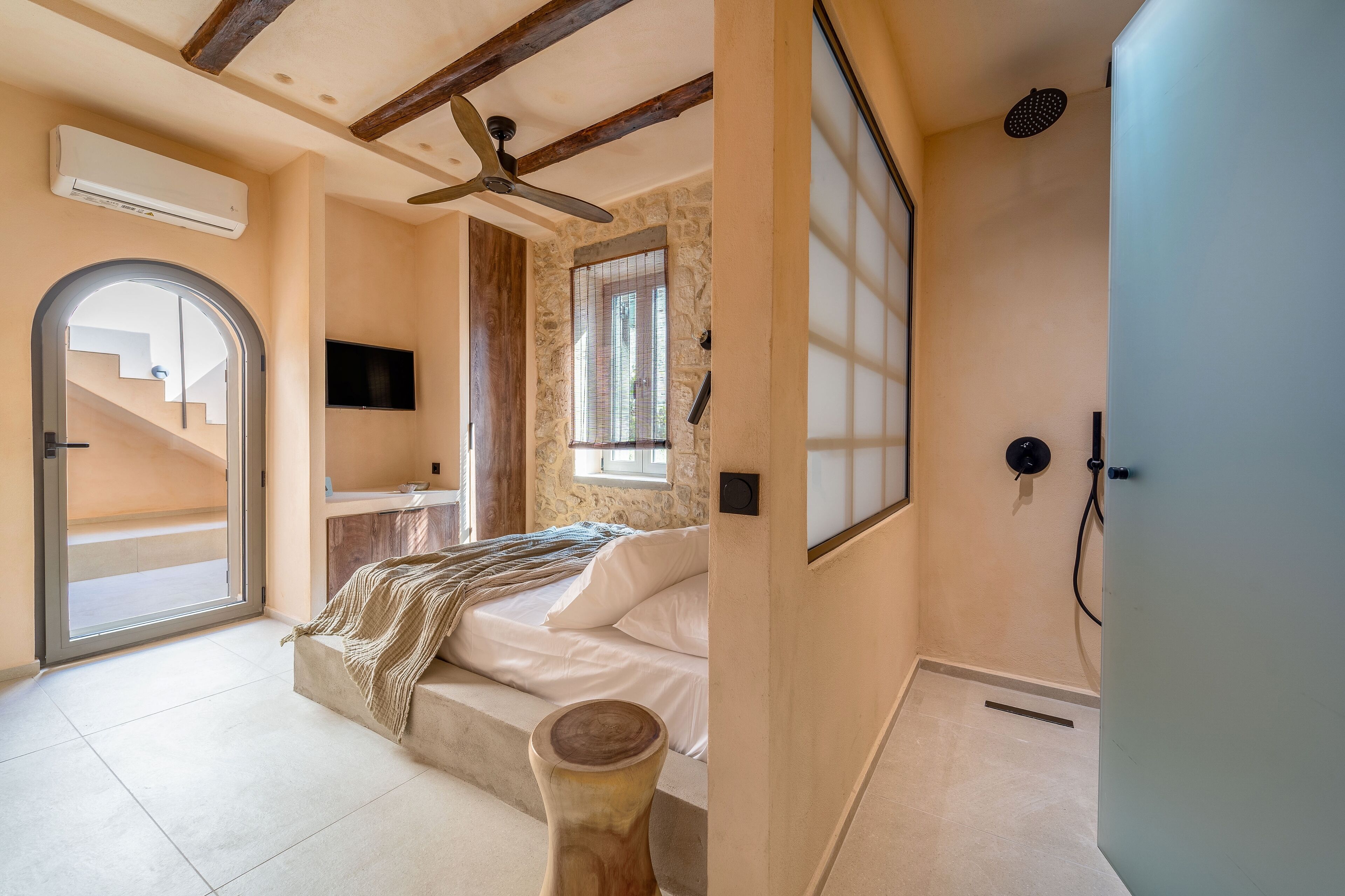 奢华别墅 | 3 多间卧室、防过敏的被褥、免费 WiFi、床单