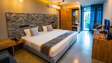 Quarto luxo | Cortinas blackout, quartos à prova de som, ferros/tábuas de passar roupa