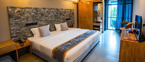 Deluxe Room | Blackout drapes, soundproofing, iron/ironing board, free WiFi