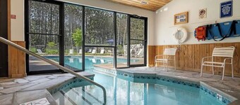 Trout Creek Resort/Golf/Beaches/Pools/Hot tub/Sauna/Pet friendly