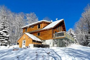 Exterior - Game Room & Hot Tub: Pet-Friendly Mount Snow Gem (Dover)