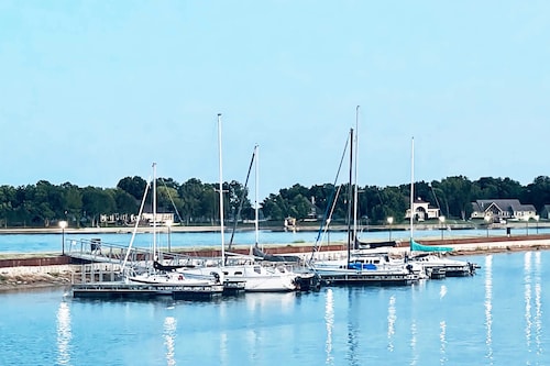 Lakefront Paradise with Stunning Views!