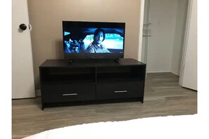 2 habitaciones, escritorio, tabla de planchar con plancha y wifi gratis 