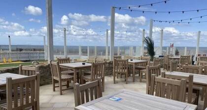 Prime Location 3-bed Chalet in Seal Bay, Selsey