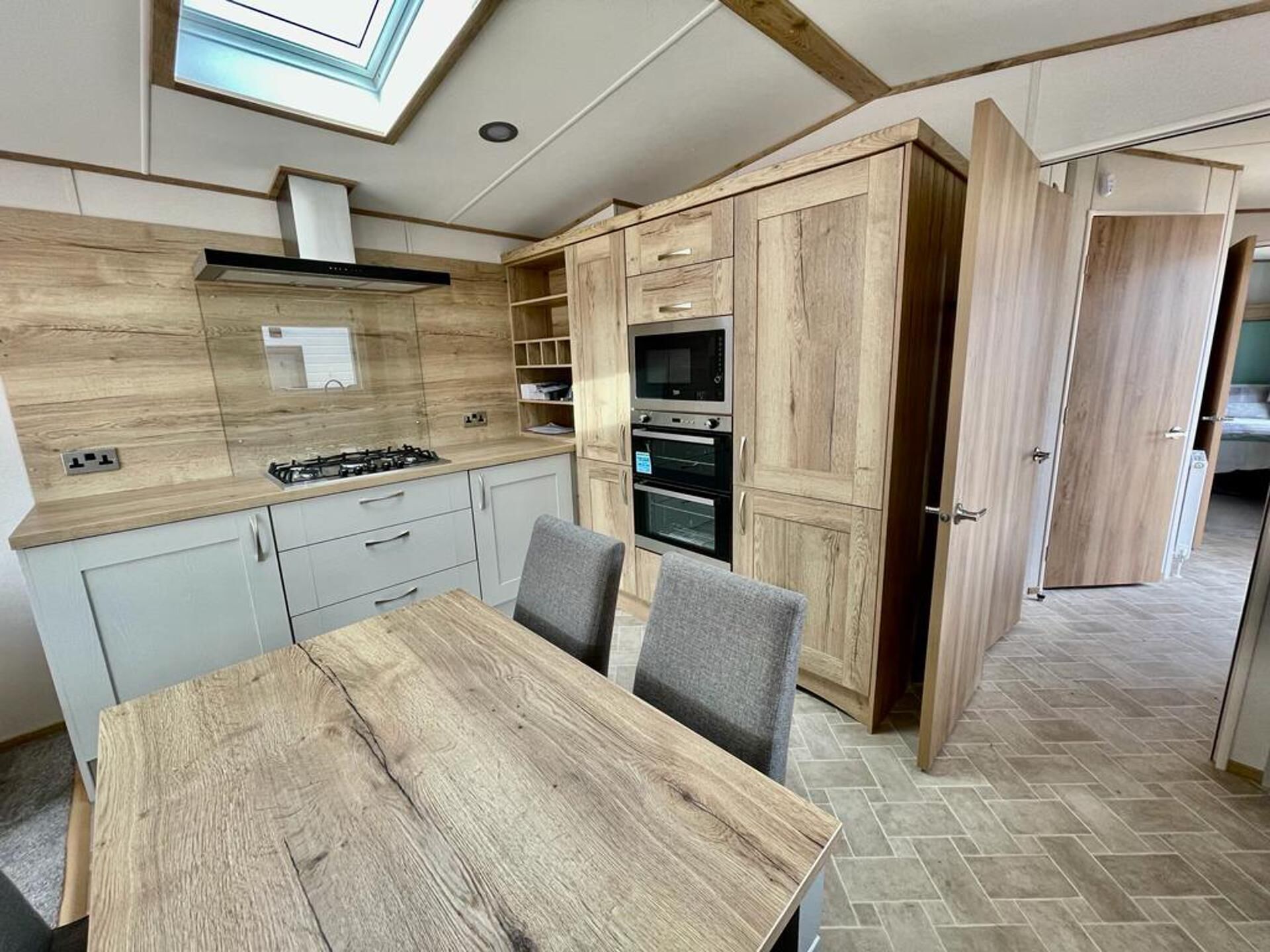 Chalet, plusieurs lits | Cuisine privée | Réfrigérateur, micro-ondes, four, plaque de cuisson