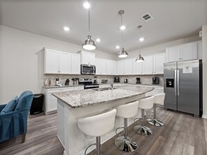 Fridge, microwave, oven, stovetop - PROMO Lavender Villa Near Disney, Spacious Orlando Retreat (Davenport)