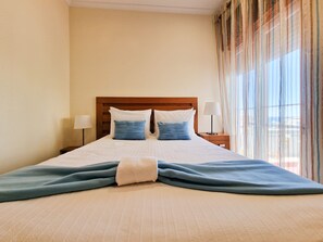 2 chambres, fer et planche à repasser, Wi-Fi gratuit, draps fournis