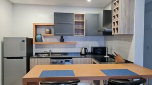 아파트 | 전용 주방 | 냉장고, 전자레인지, 오븐, 쿡탑