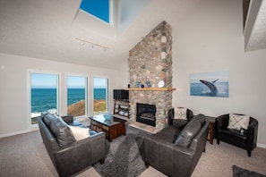 Smart TV, fireplace, DVD player
